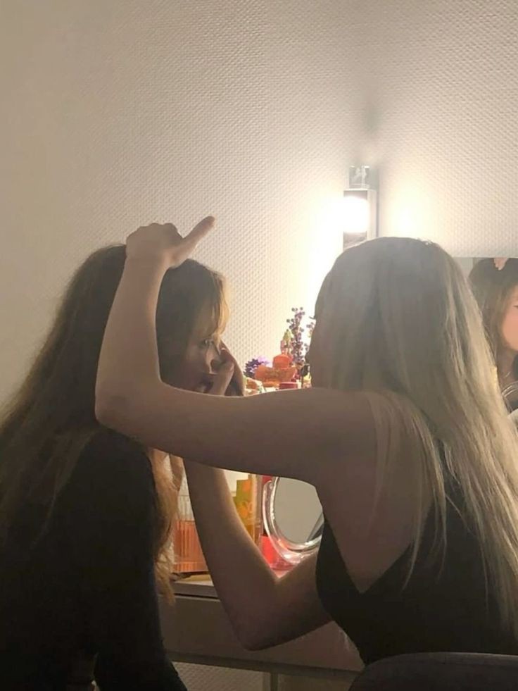 -girl-best-friends-dp