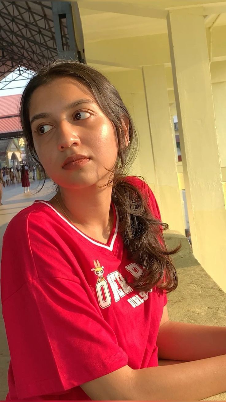 Cute-Expressions-Girl-Photo