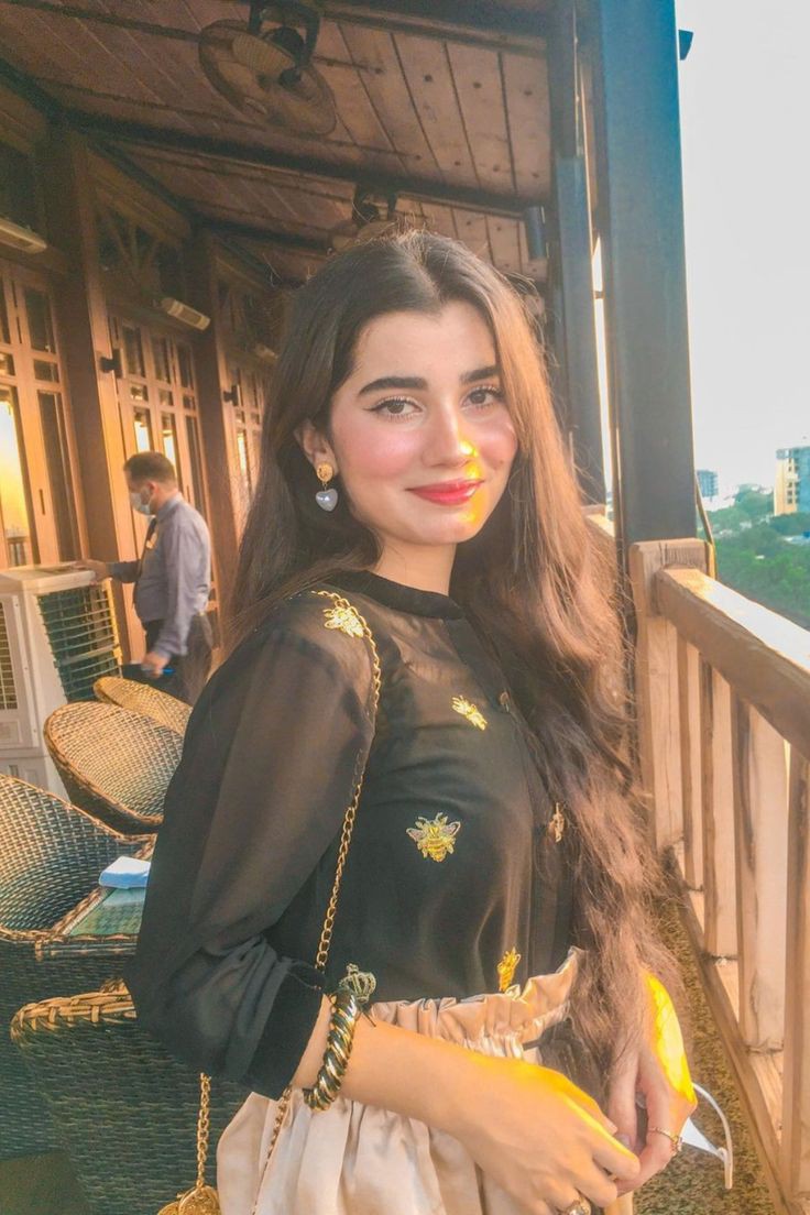 Cute-Expressions-Girl-Photo