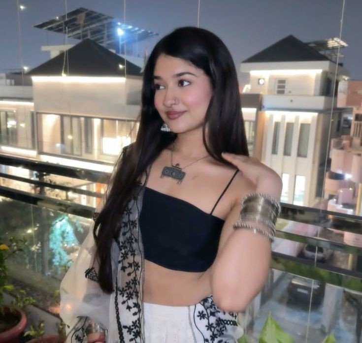 Cute-Traditional-Girl-DP