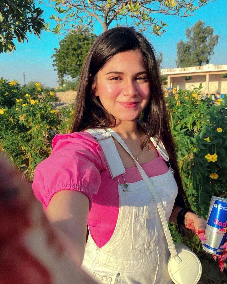 Elegant-Instagram-DP-for-Girls