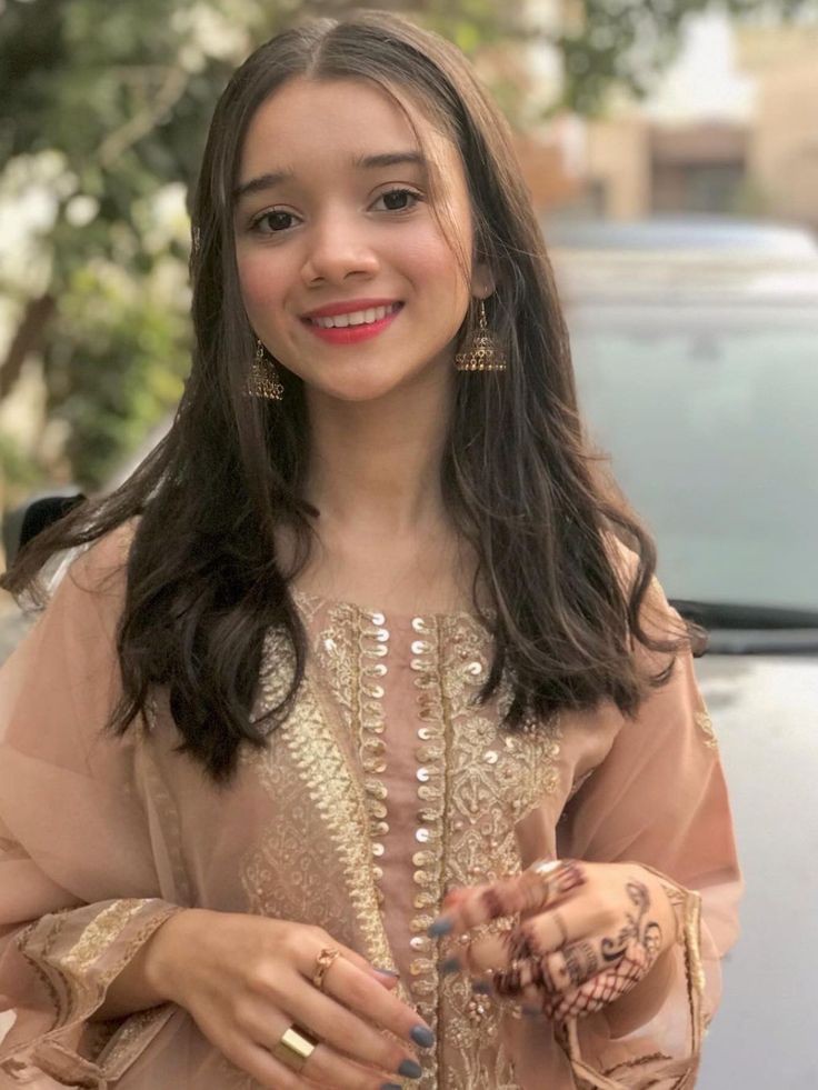 Hidden-Face-Girl-Photo