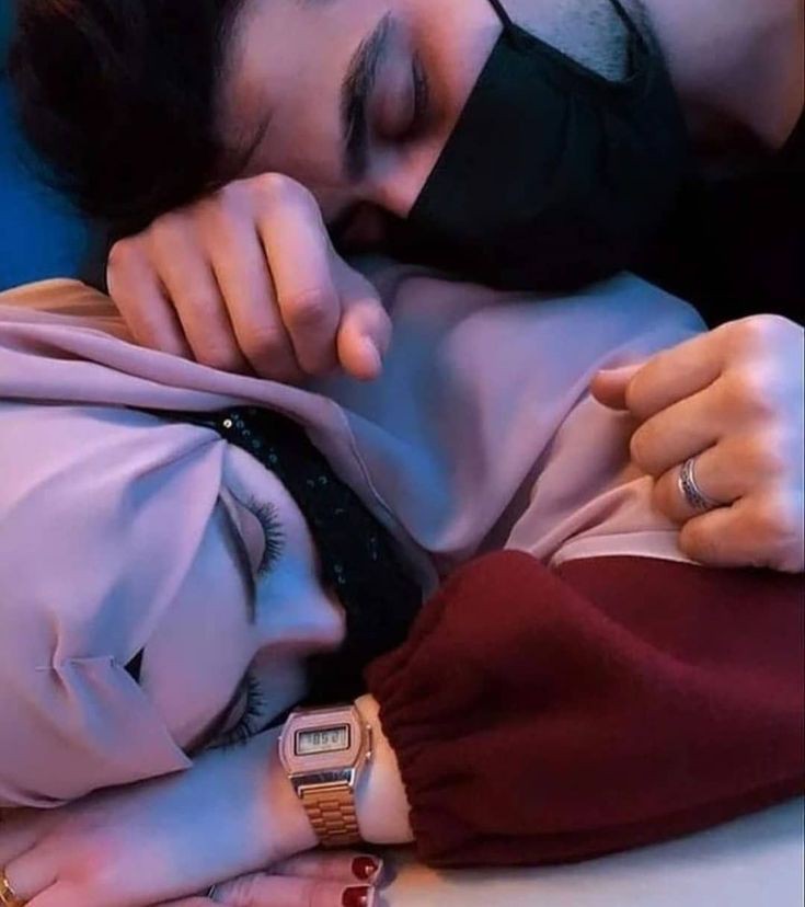 couple-dp-for-instagram-anime-half-half