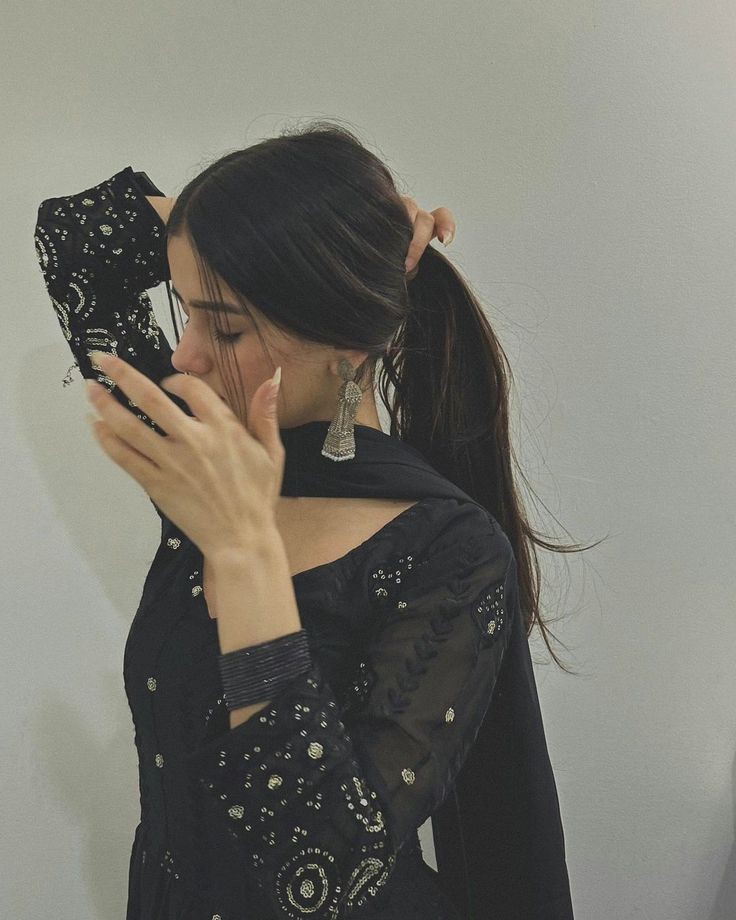 creative-hidden-face-dp