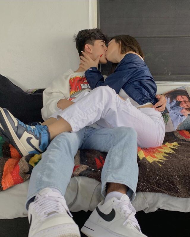 cute-couple-dp-for-instagram-aesthetic-boy-and-girl-cartoon