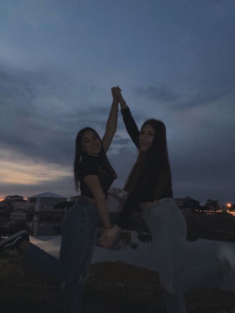 cute-four-friends-dp