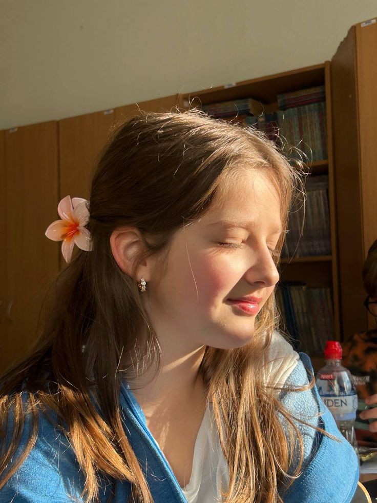 earrings-attractive-instagram-hidden-face-dp-for-girls