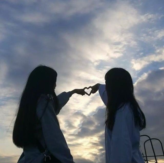 friends-group-dp-aesthetic