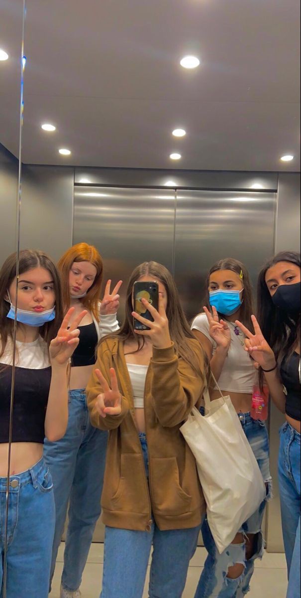 friends-group-dp-attitude-girl