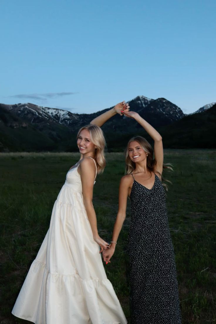 friends-group-dp-girl-whatsapp-download