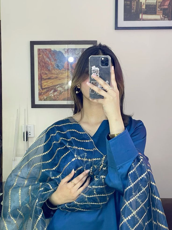 hidden-face-girl-aesthetic-dp