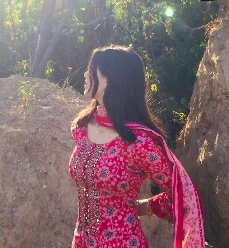 hidden-face-girl-whatsapp-status