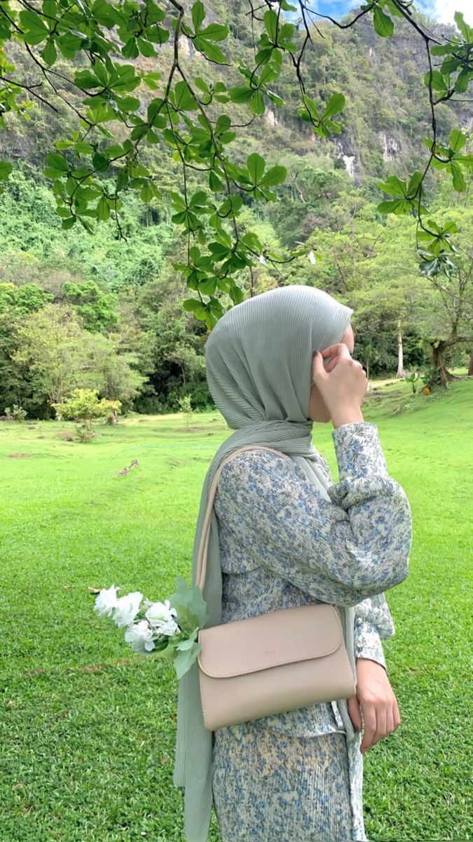 hijab-girl-dp-back-side-islamic