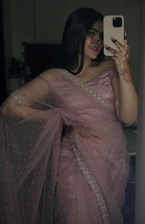 saree-dp-girl