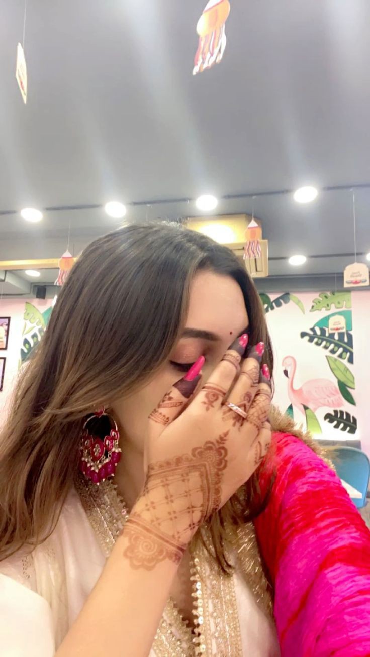 stylish-hidden-face-girls-dpz