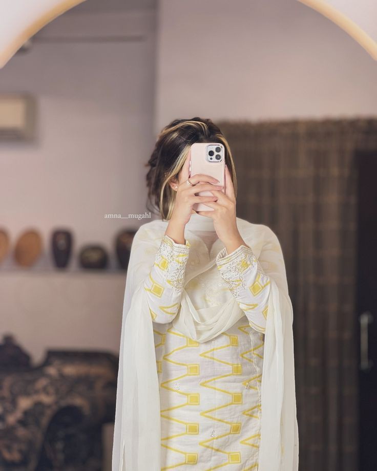 stylish-mystery-dp-for-girls