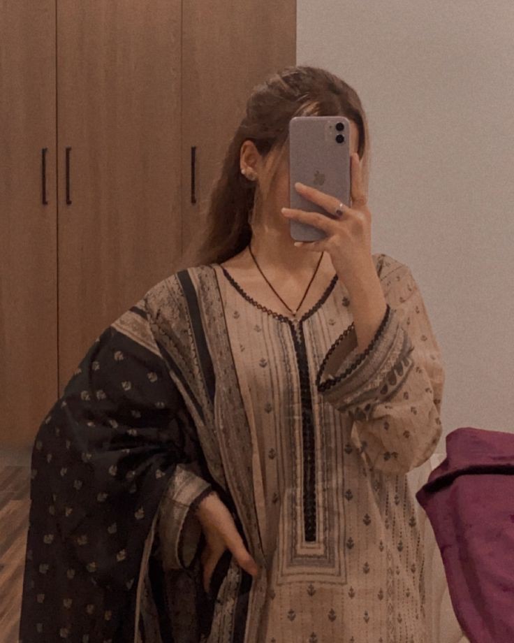 trending-hidden-face-profile