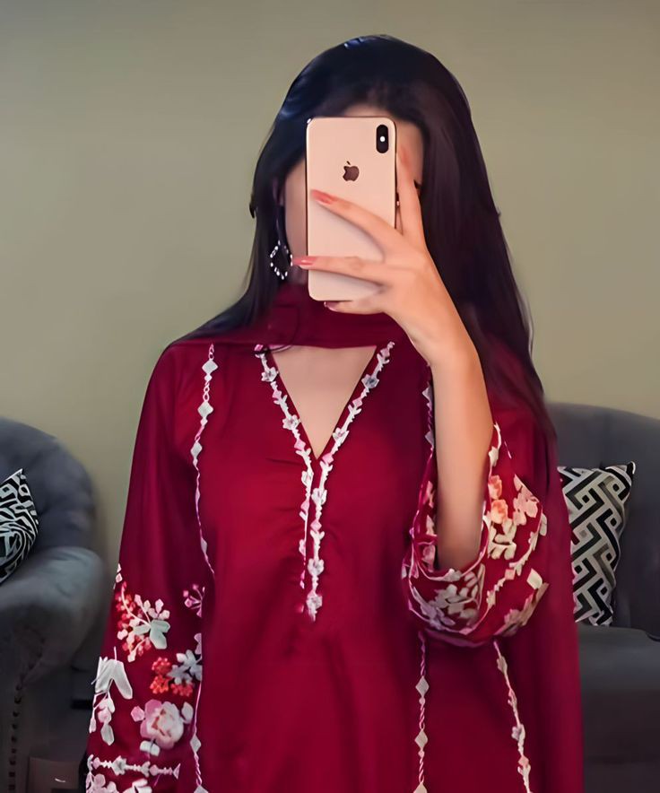 anime-boy-mirror-selfie-dp