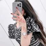 anime-girl-mirror-selfie-dp