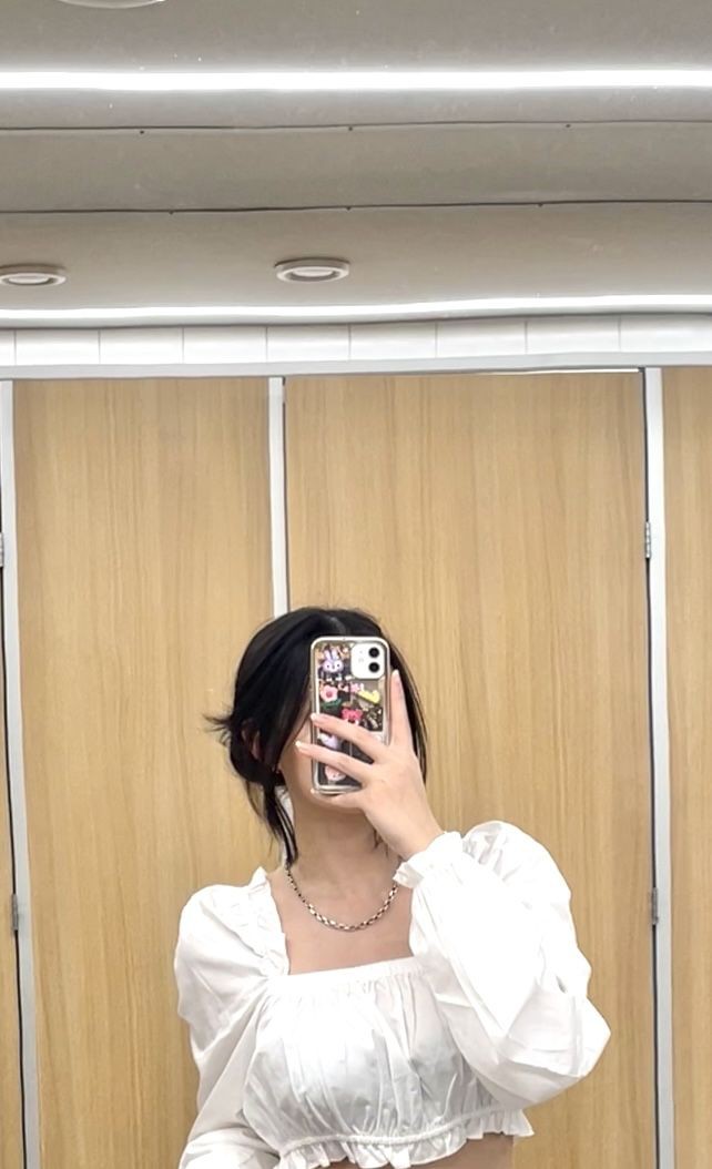 black-mirror-selfie-dp-boy