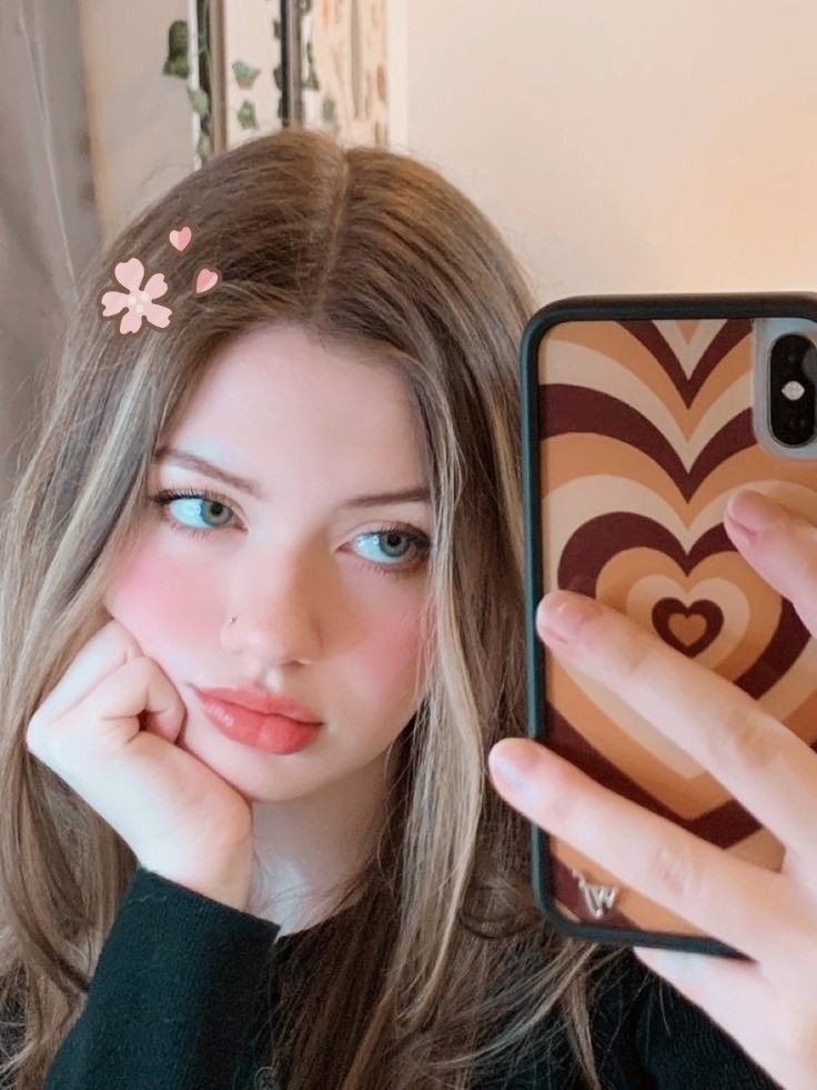 black-mirror-selfie-dp-boy