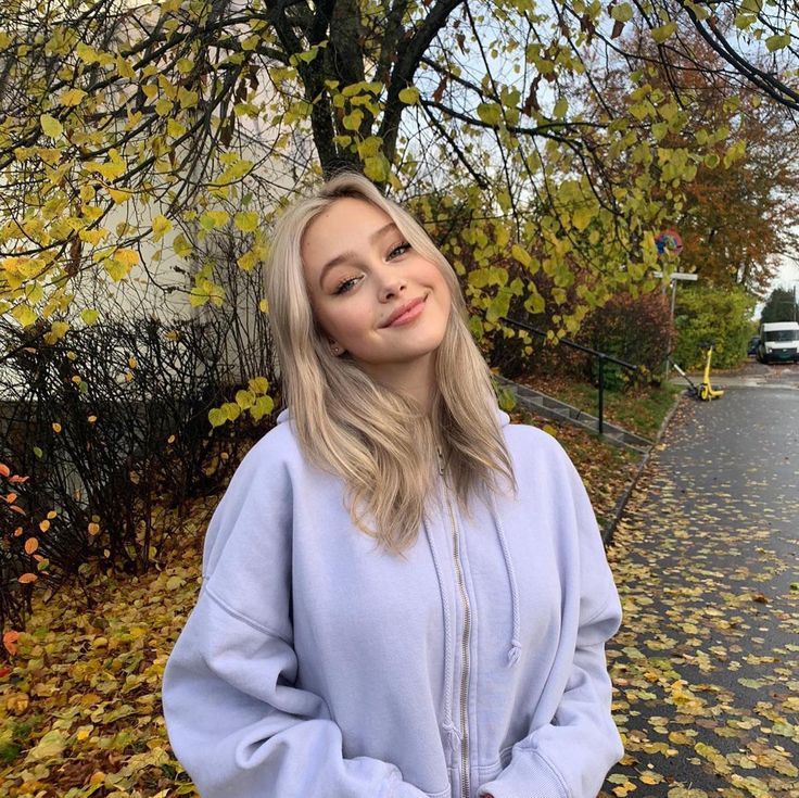 a cute korean girl pic