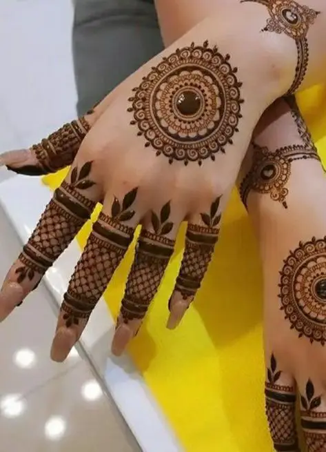 arabic-back-hand-mehndi-design-simple-and-beautiful