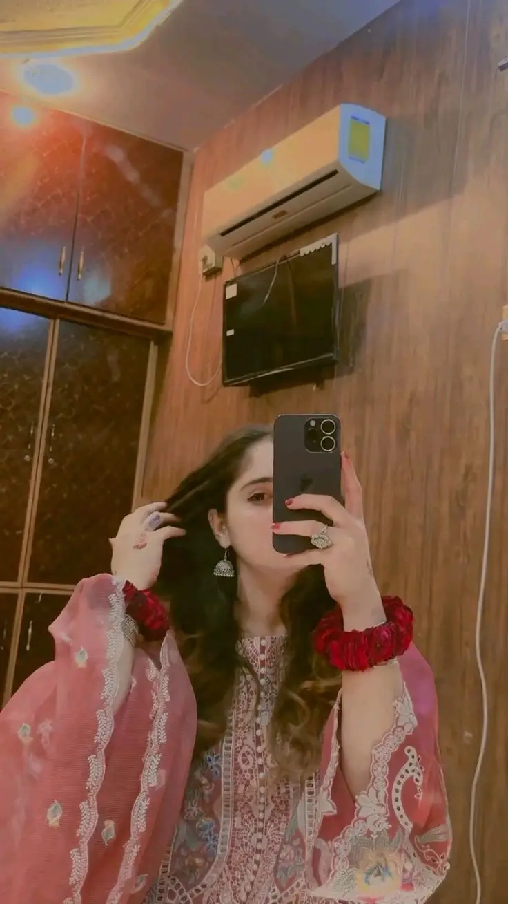 attitude-girl-dp-couple