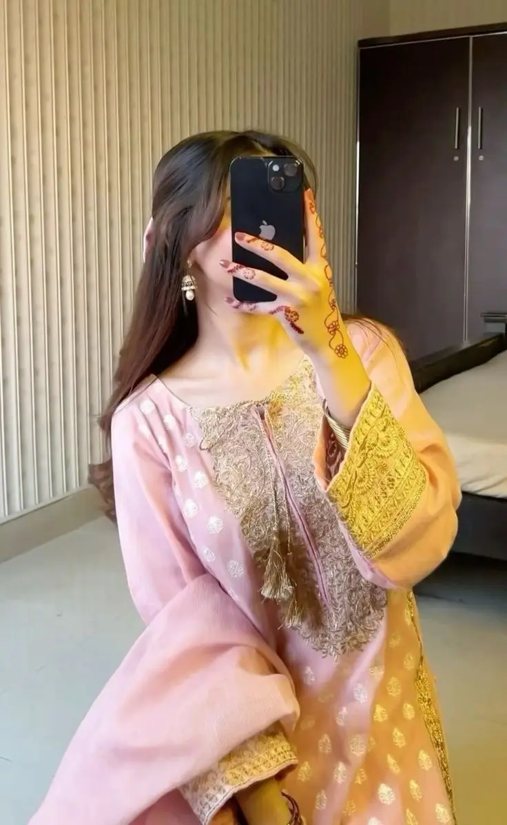 attitude-girls-dp-black-and-white