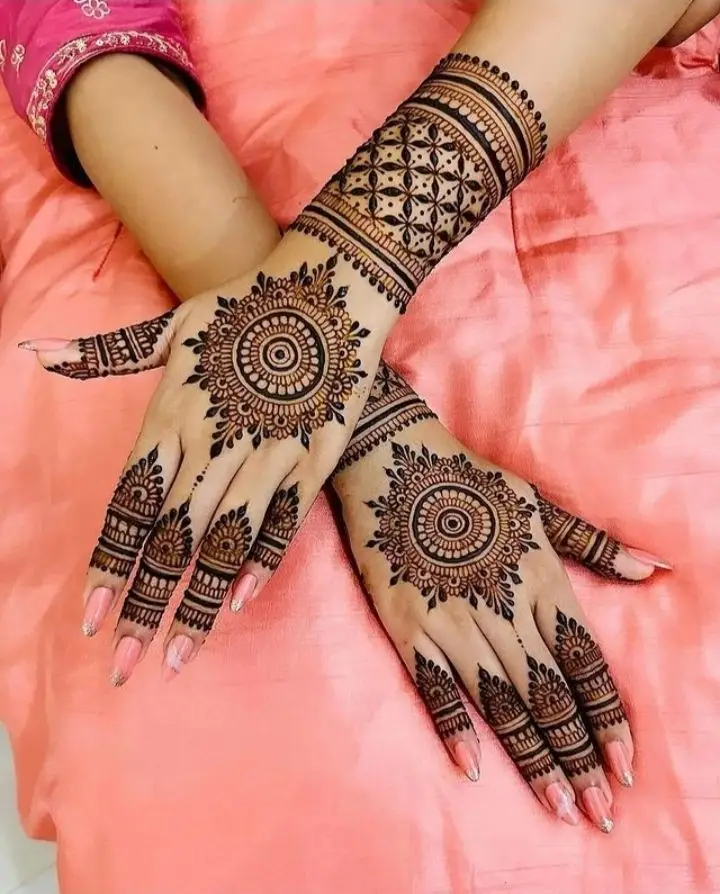 back-hand-mehndi-design-chex