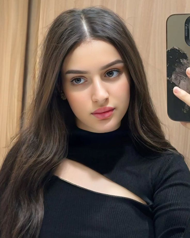 beautiful-cute-simple-girl-pic--years