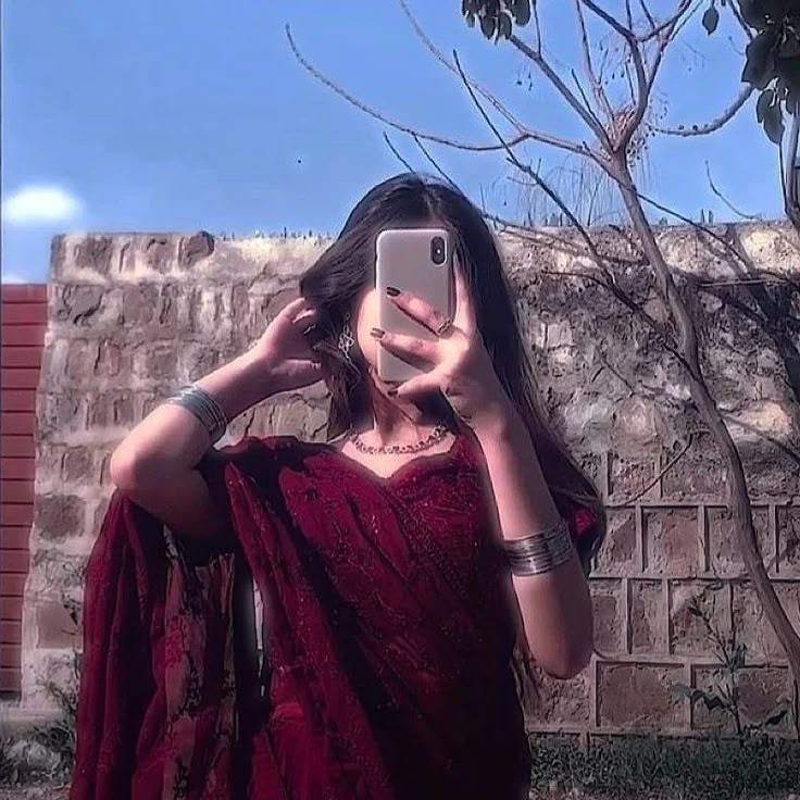 beautiful-saree-girl-dp-download