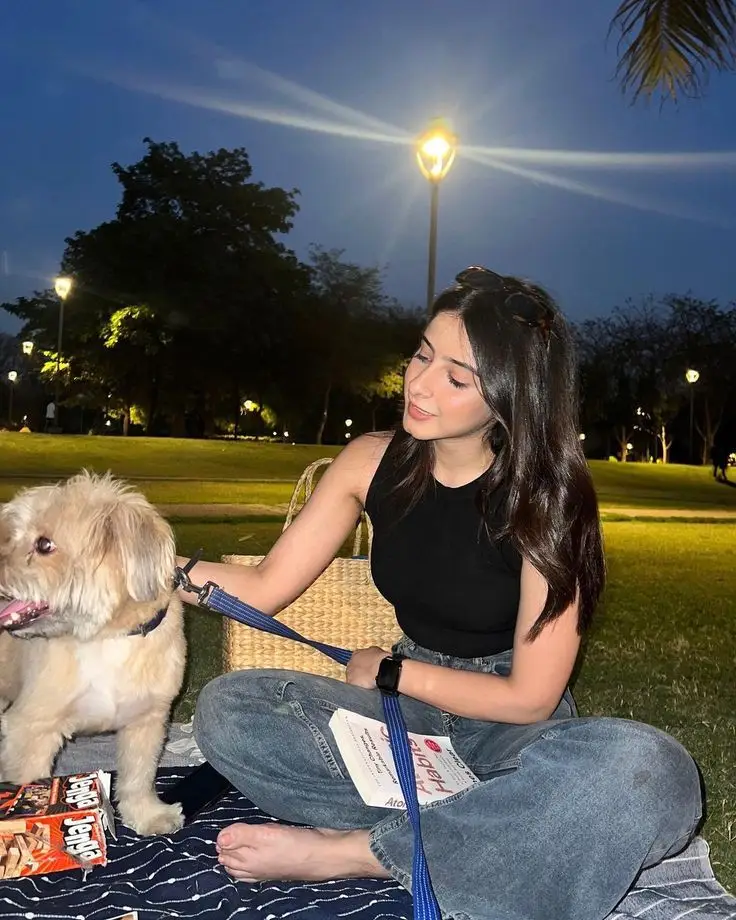 bike-attitude-girl-dp