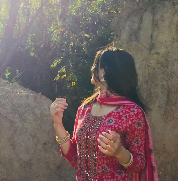 black-attitude-girl-dp