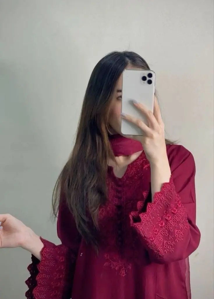 cool-attitude-girls-dp-stylish