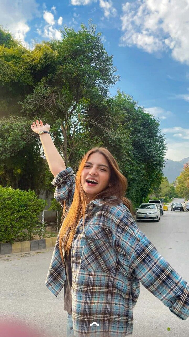 cute girl pic for dp instagram simple