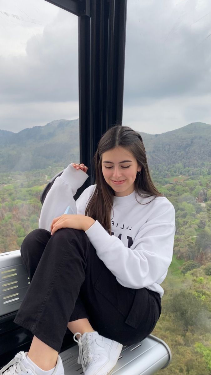 cute girl pic instagram simple attitude