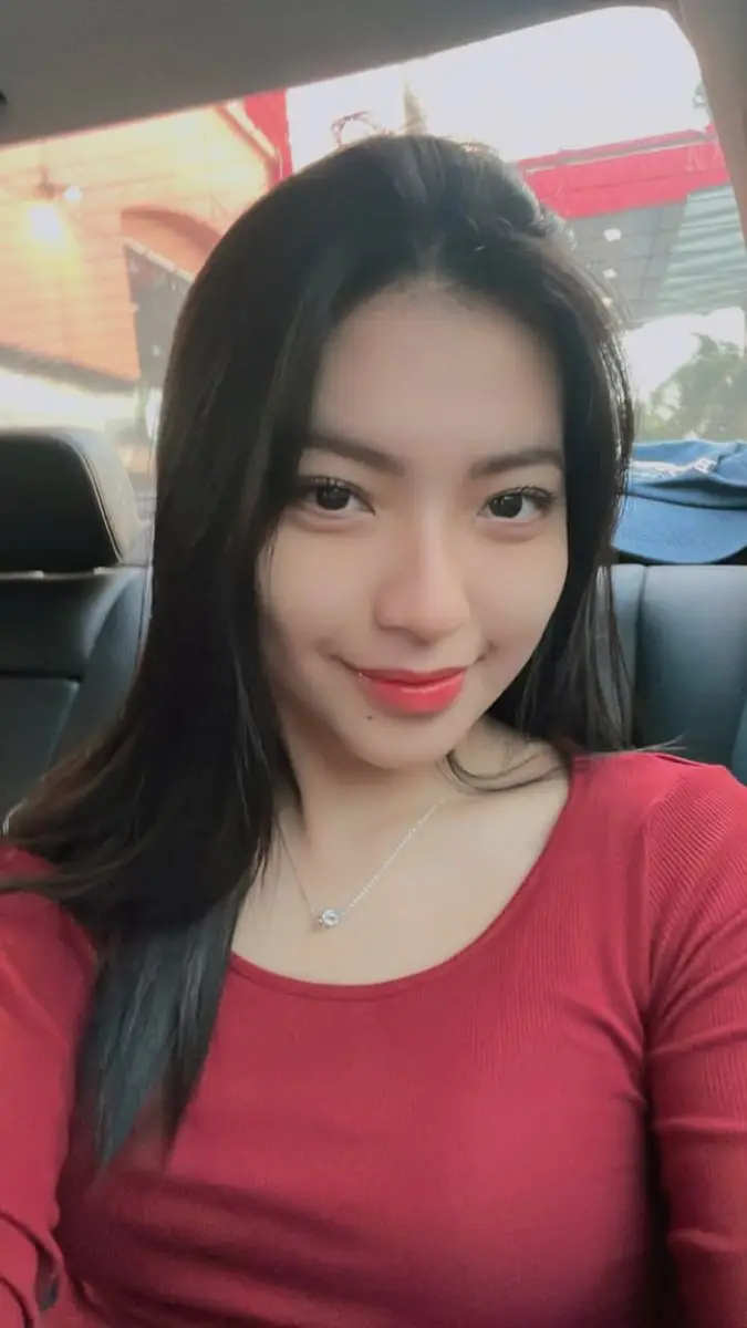 cute-girl-pic-instagram-simple-attitude