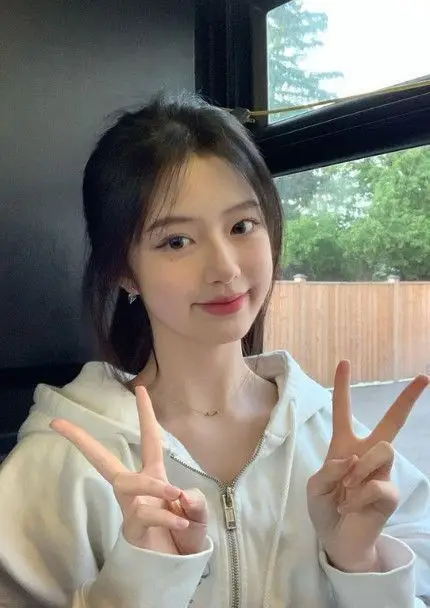 cute-korean-girl-black-dp