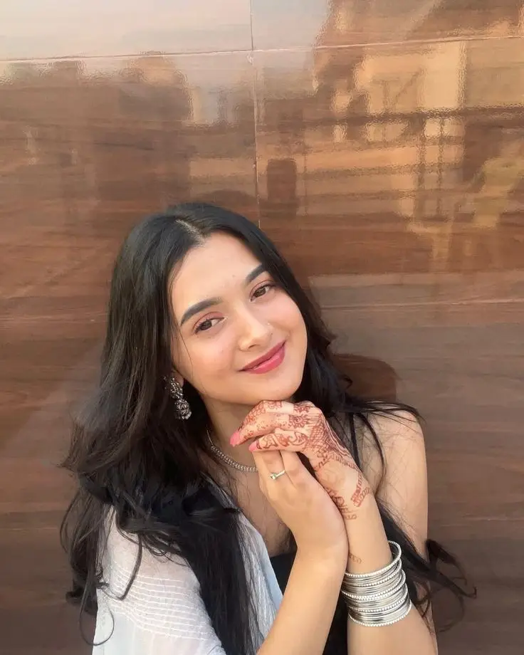 cute-love-dp-pic-girl-simple