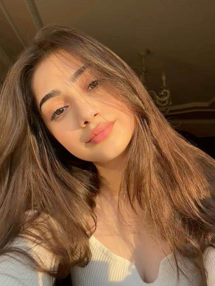 cute-simple-girl-pic-download