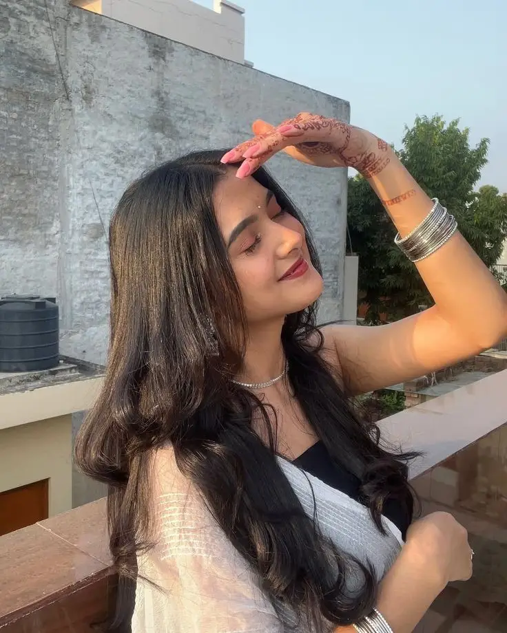 cute-simple-girl-picture