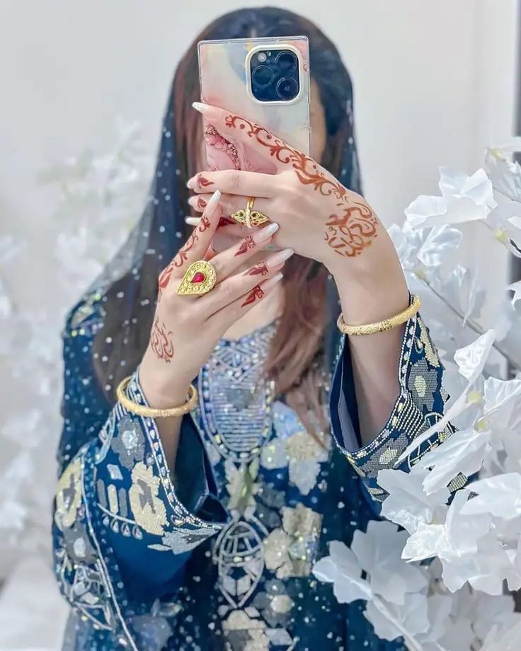 instagram-dp-for-girls-alone-attitude