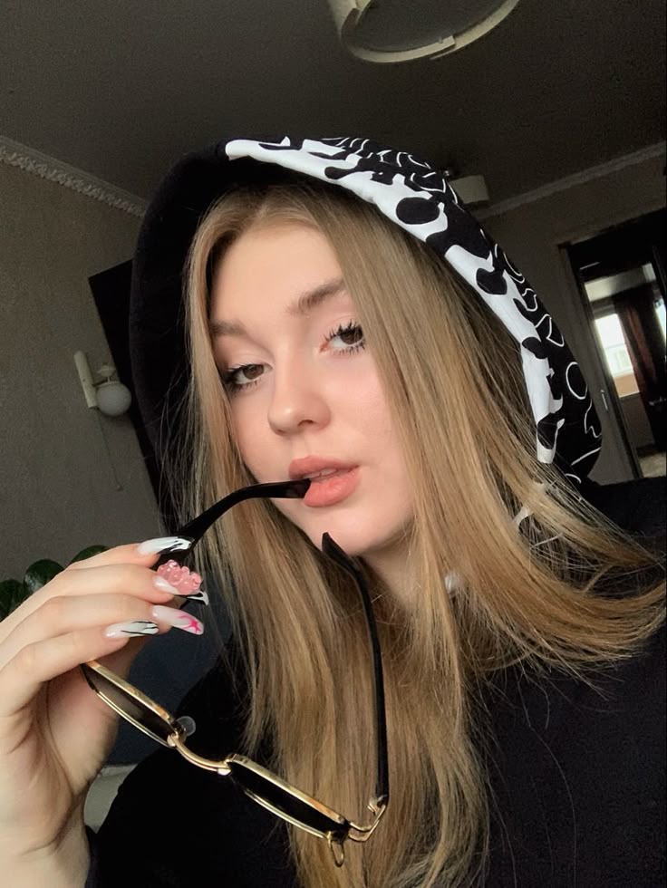 ladki ki dp acchi si