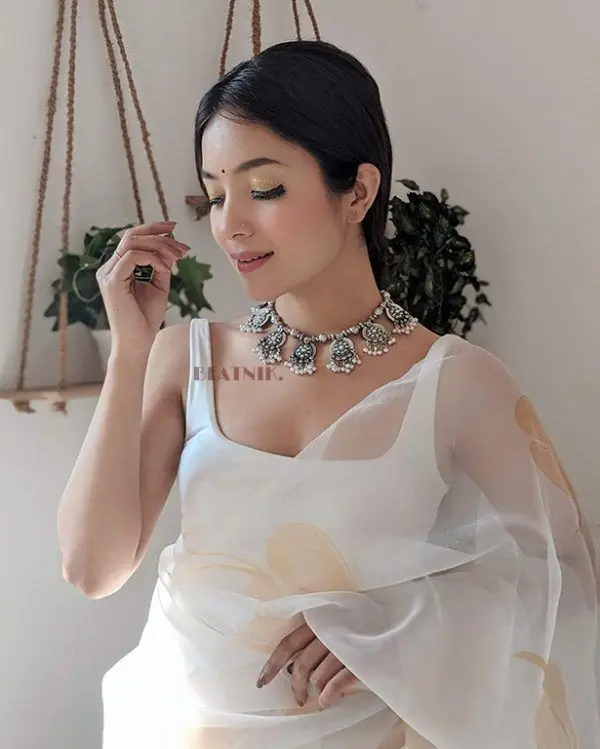 ladki-ki-dp-acchi-si-girl