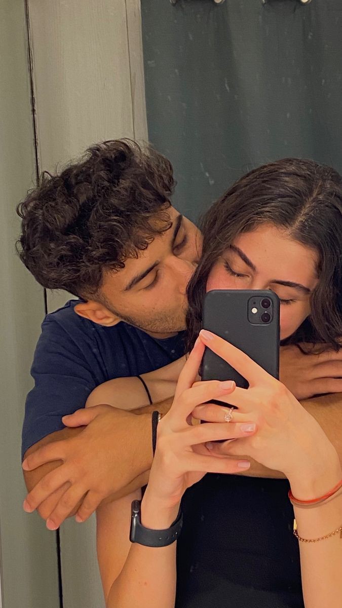 radha-krishna-love-dp