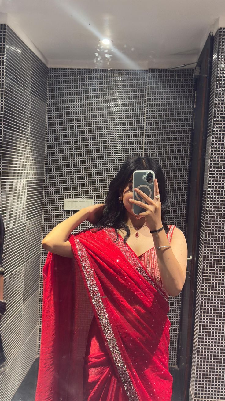 saree dp girl stylish simple attitude