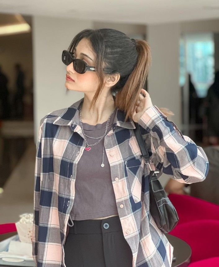 simple cute girl pic drawing step by step