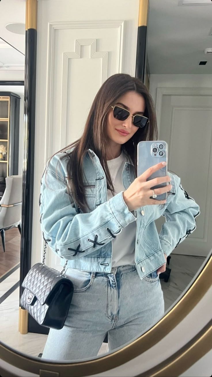 simple cute girl pic drawing