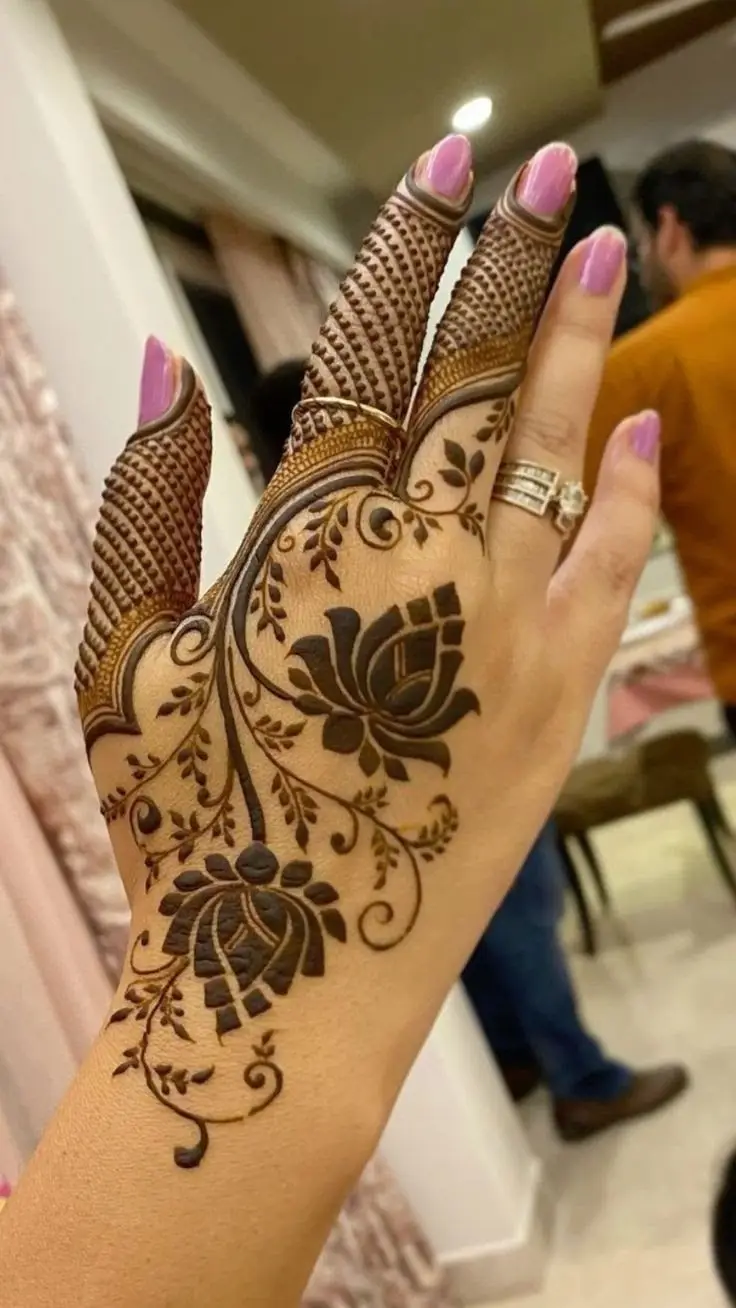 stylish-back-hand-mehndi-design-beautiful